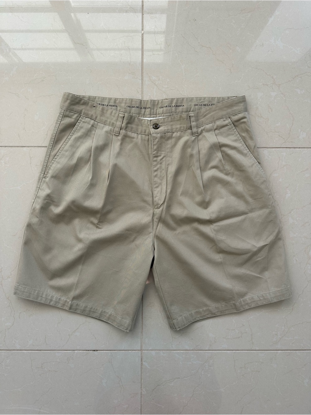Oscar By Oscar de La Renta Men’s 36” Khaki Bermuda Shorts